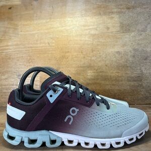 On CloudFlow 3.0 REFLECTIVE Womens Size 7 Running Shoes Sneakers Mulberry Gray